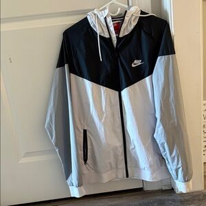 Nike Men's Black and White Windbreaker